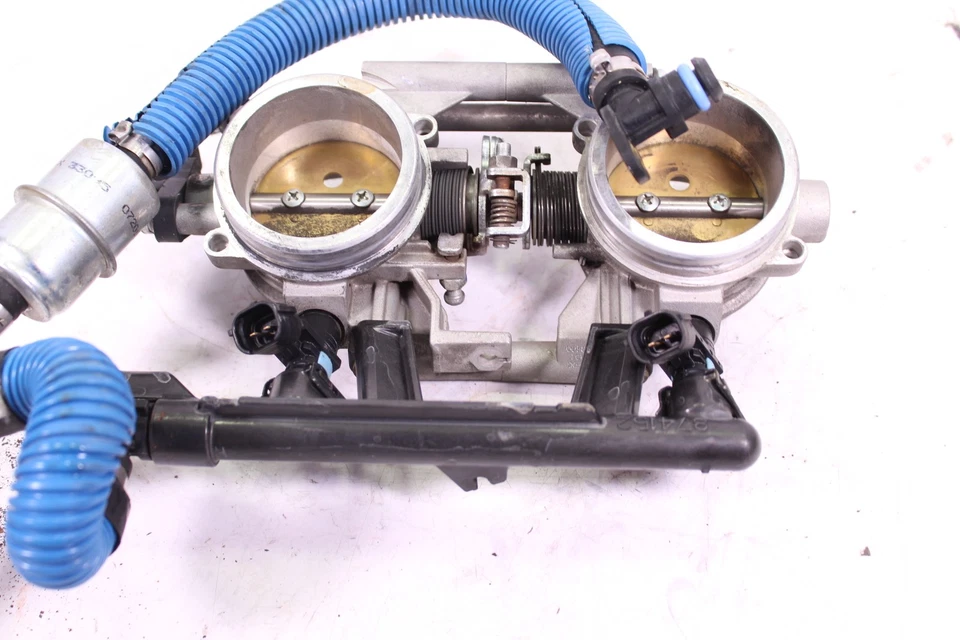 2017 SKI-DOO SUMMIT X 850 E-TEC THROTTLE BODIES WITH INJECTORS AND TPS 420893801 - Image 4 of 4