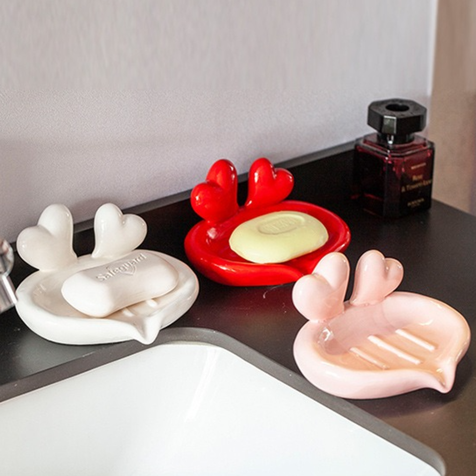 Self Draining Heartshaped Soap Box Ceramic Soap Drying Rack Drain Rack