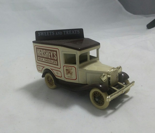 DAYS GONE Lledo Hershey's Milk Chocolate Delivery Truck eBay