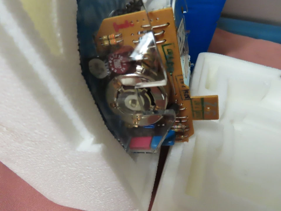 Volvo Speedometer OEM PN: 1363765 - Image 3 of 4