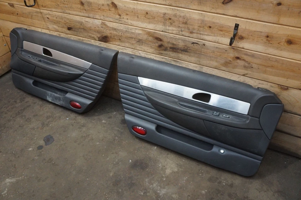 Juego 2 paneles de puerta interior izquierda derecha 1W6Z7623943AAA Ford Thunderbird 2002 *Nota* Foto 4 de 4