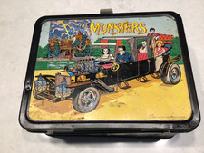 VINTAGE 1965 SEMI RESTORED THE MUNSTERS LUNCH BOX