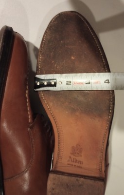 Alden 962 Norwegian Front Blucher is built on the Aberdeen last. The model has a burnished tan Calfskin leather upper with a double leather outsole.