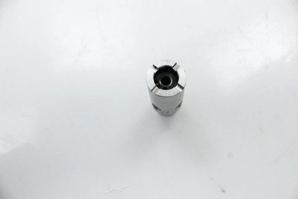 01-05 YAMAHA FZ1 ДВИГАТЕЛЯ ДАВЛЕНИЯ МАСЛА ПРЕДОХРАНИТЕЛЬНЫЙ КЛАПАН 5PW-13490-00-00 - Изображение 4 из 4