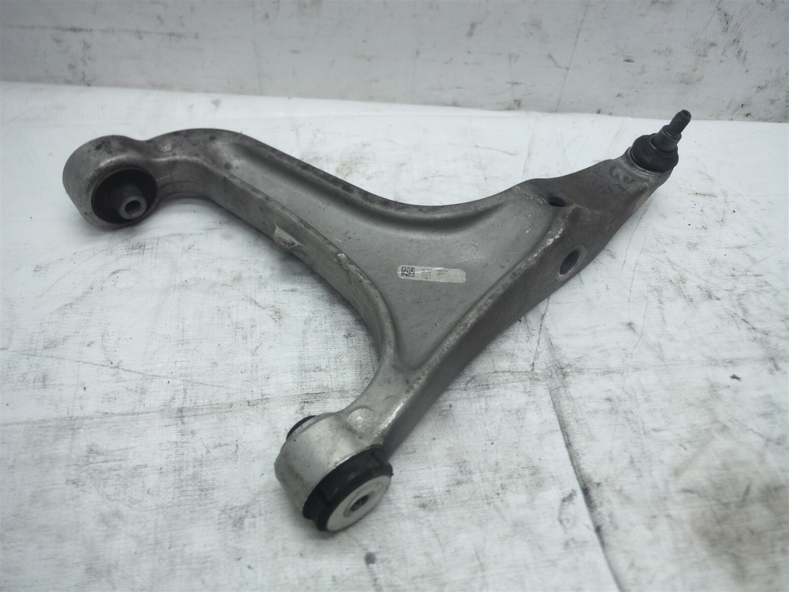 2014-2018 MASERATI GHIBLI QUATTROPORTE LEFT FRONT LOWER CONTROL ARM 06700071800