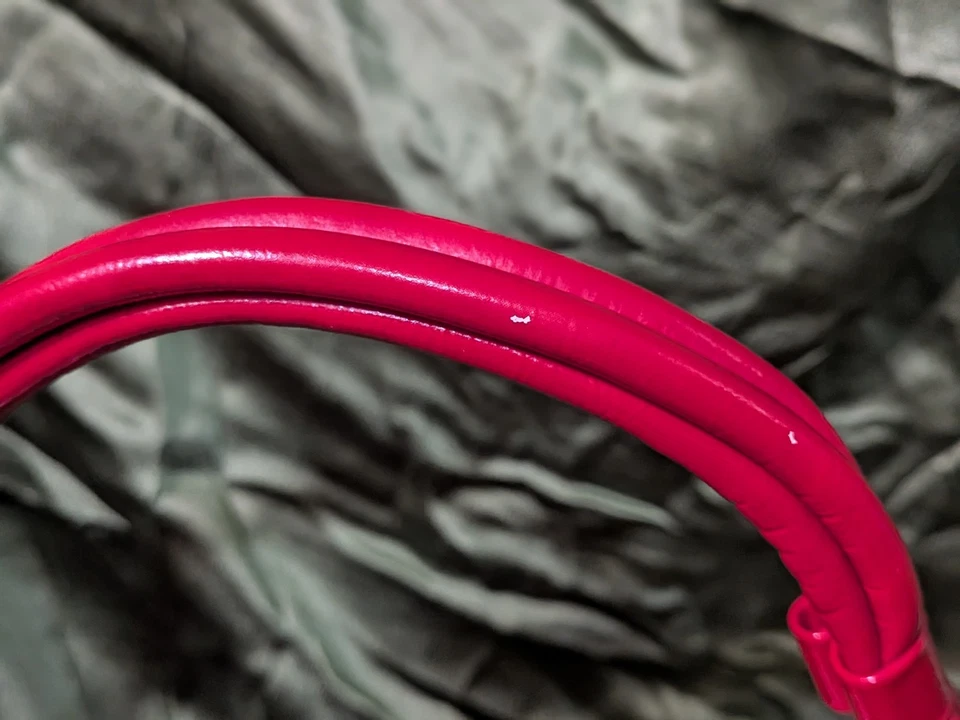 Bolso sin asas vintage de charol rojo con broche de mano Foto 4 de 4