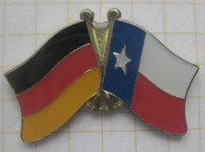 NIEMCY / TEXAS USA / FLAGI ...... Przypinka miast i krajów (297e)