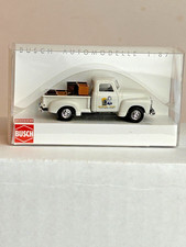 Busch 1:87 Scale 1953 Chevrolet Pickup Beer Delivery Truck with Box
