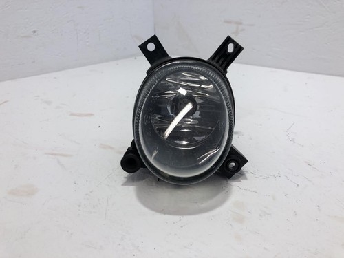Audi A4 8E B7 Avant Nebelscheinwerfer rechts Valeo NSW OEM Halter beschädigt