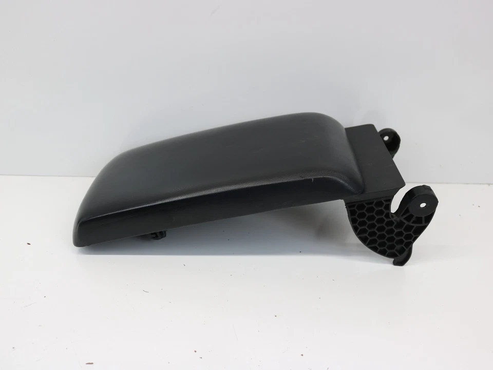 2012-2017 Toyota Camry Center Console Black Leather Armrest Lid Assembly OEM — 第 2/4 张图片