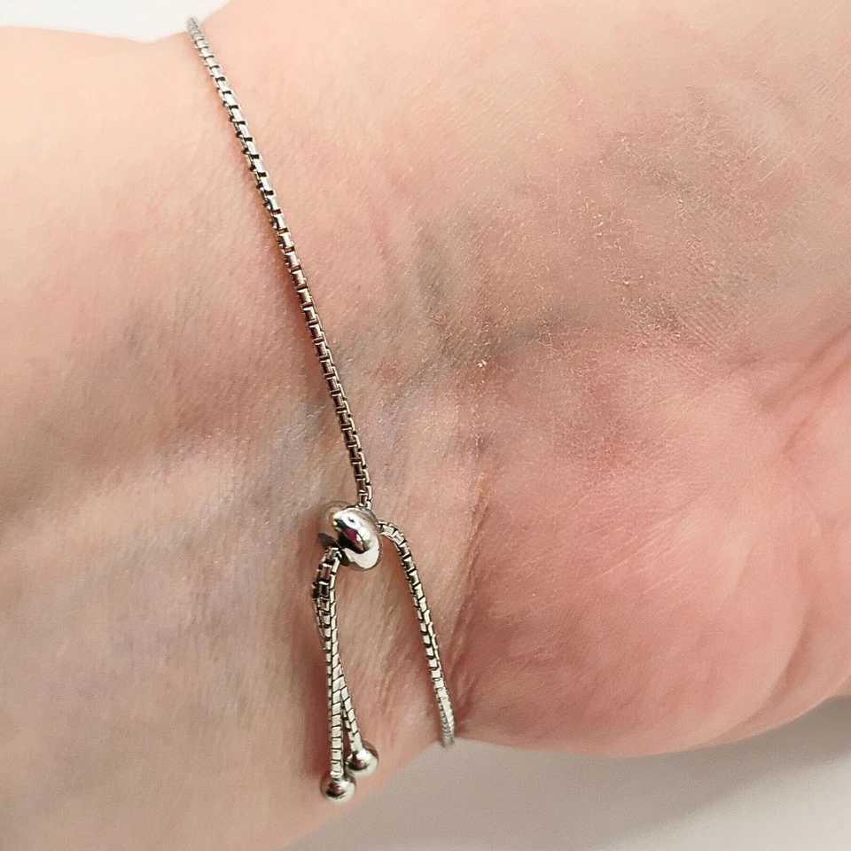 Brazalete deslizante de circón cúbico rubí simulado enchapado en plata para mujer Barbiecore Glam Foto 4 de 4