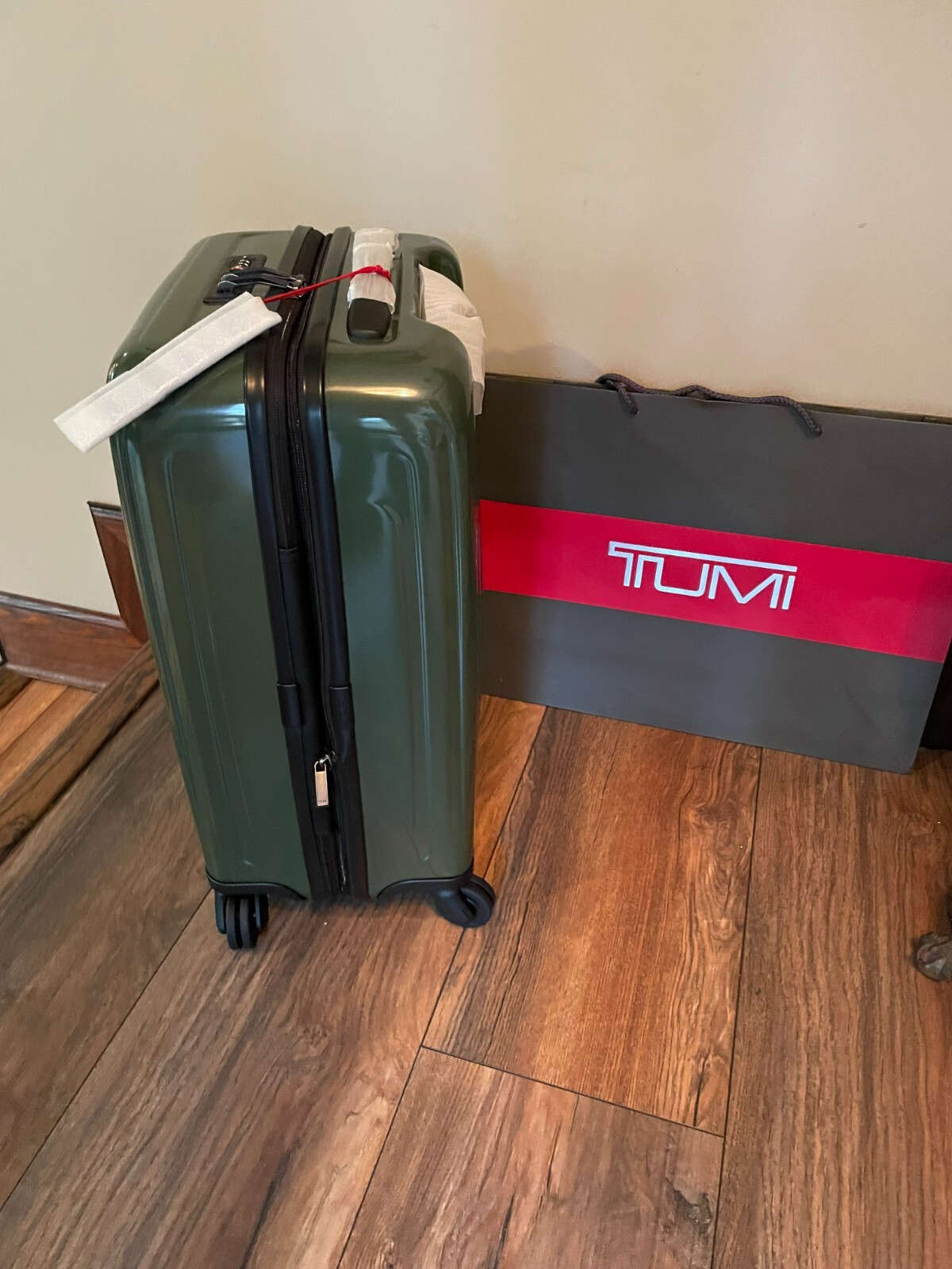 TUMI V4 International Expandable Carry On 4 Wheel Travel Bag GREEN