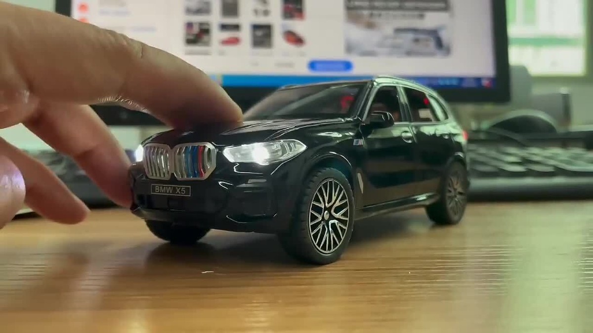 ミニカー BMW X5 1:32 Scale Diecast BMW X5 SUV Model Vehicle Car Toy