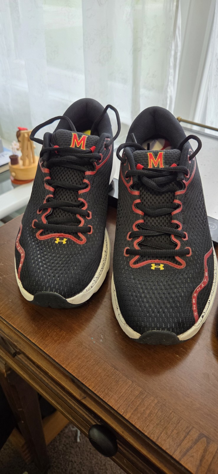 SAOLA Scarpe da corsa Under Armour HOVR Infinite 5 University Maryland nere donna 7 5