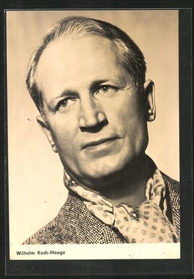 Postcard of actor Koch-Hooge with scarf