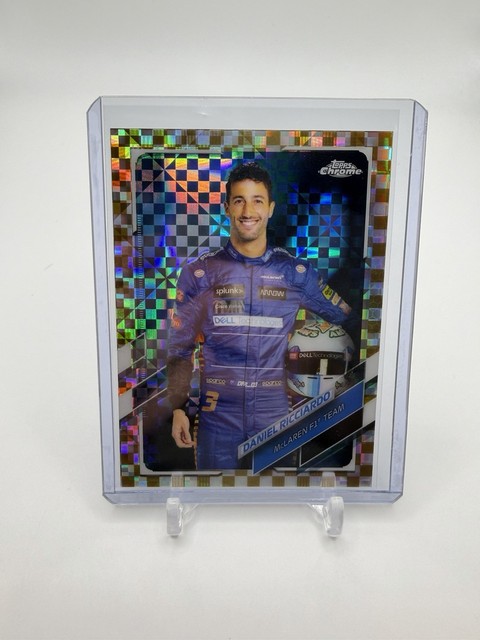 2021 Topps Chrome 5 Daniel Ricciardo Gold Checker Flag /50