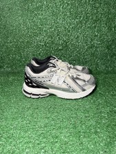 New Balance 1906R Boys Size 1Y White Black Me...