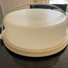 Vintage Tupperware Pie Cake Keeper Carrier With Lid And Handle
