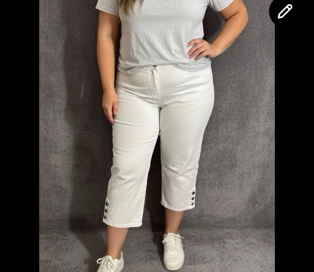Ruby Rd. White Capri Pants Women’s S 16 Straight Leg Button Accents Resort Wear