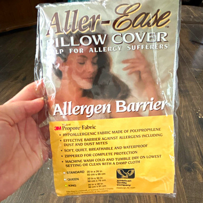 Aller-Ease Queen Pillow Protector Waterproof Allergen Barrier Zip White 20x30