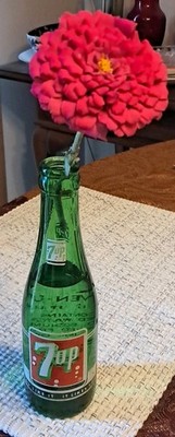 1960s 7 Up Soda Bottle 7 Oz Antique Americana ACL BOTTLE North Kansas City, MO