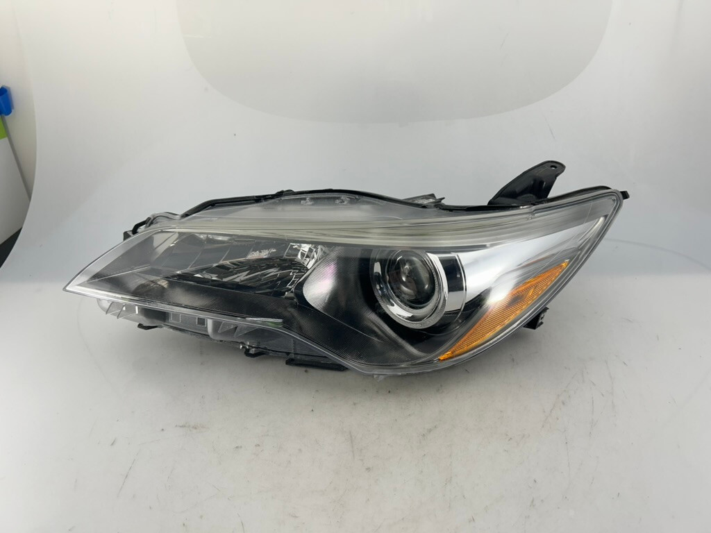 2015-2017 Toyota Camry Driver Side Halogen Headlight - OEM