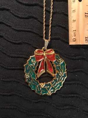 Gold Tone Green Red Enameled Christmas Holiday Wreath Pendant~ Necklace 