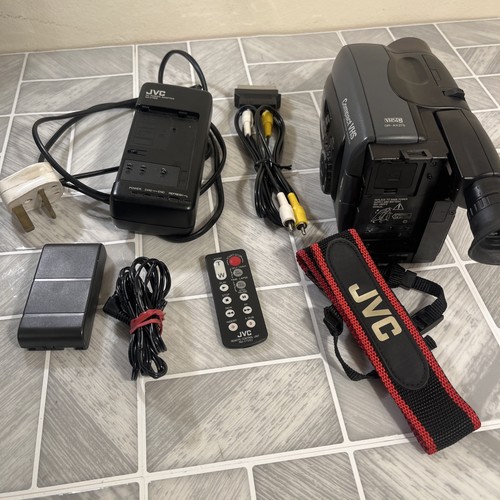 JVC Compact VHS Video Movie Camera GR AX275EG Charger Please Read