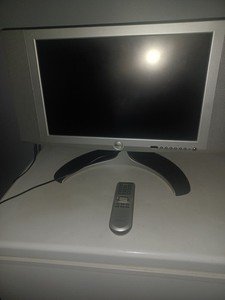 Dell W1700 Flat Panel 17"  Widescreen LCD TV Gaming Monitor READ Remote