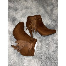 Call it spring Aldonia woman booties size 8