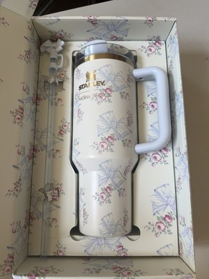 Stanley x LoveShackFancy Holiday Quencher H2.0 40oz Rosa Beaux Blue w/ Box & Bag