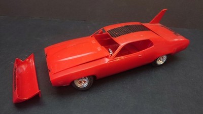 MPC 1972 PLYMOUTH ROADRUNNER GEBAUT - MODELLBAUSATZ IM MASSSTAB 1:25 SAMMLUNG LOT 371