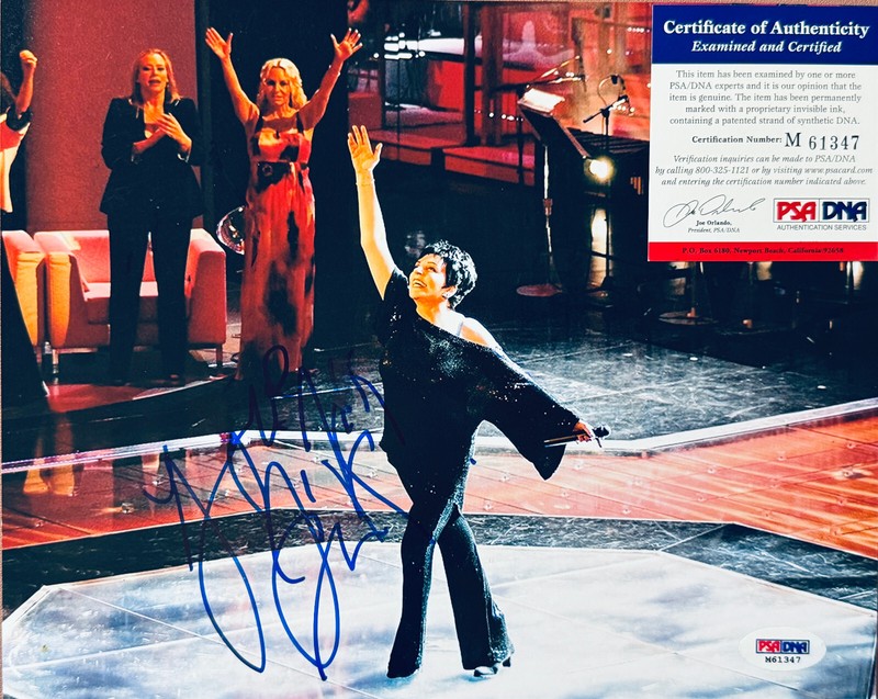 Liza Minnelli Signed (PSA) 8x10 Photo • ICON *Liza M* One Women Show on Broadway