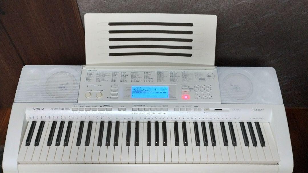 CASIO LK-208  キーボード　電子ピアノ Amazon | CASIO 光ナビゲーションキーボード 61鍵 標準ピアノ