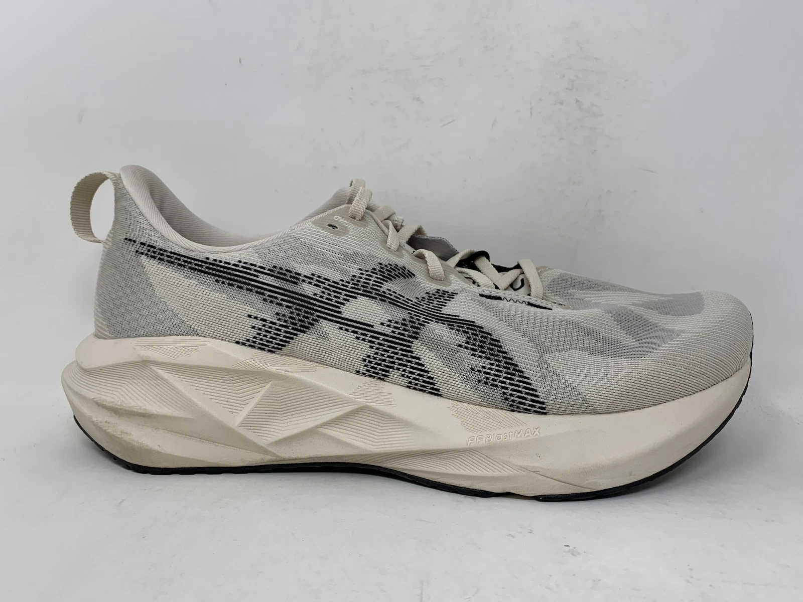 Men's Asics Novablast 5, Oatmeal/Black, 11.5 D Medium US