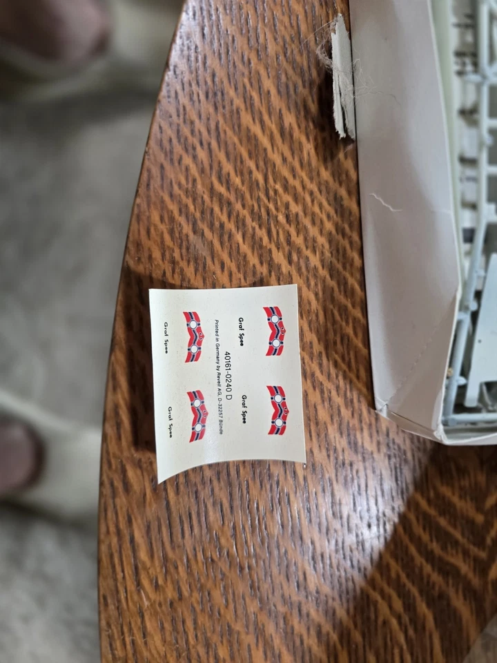 Pre Owned Vintage Matchbox Admiral Graf Spee 1/700 open box Box Dented - Image 3 of 4