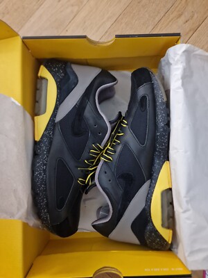NIKE AIR 180 PREMIUM TZ LAF 'LIVESTRONG' DS US10 EU44 UK9
