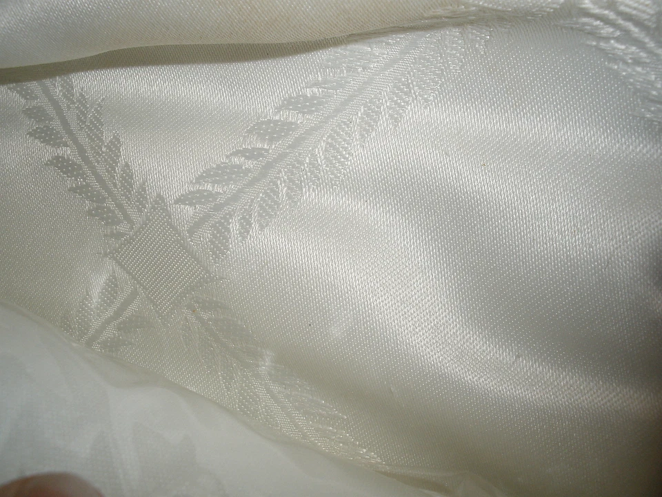 NEW RSVP Tablecloth Set 60" X 102" tablecloth & 8 napkins off white (O70) - Image 4 of 4