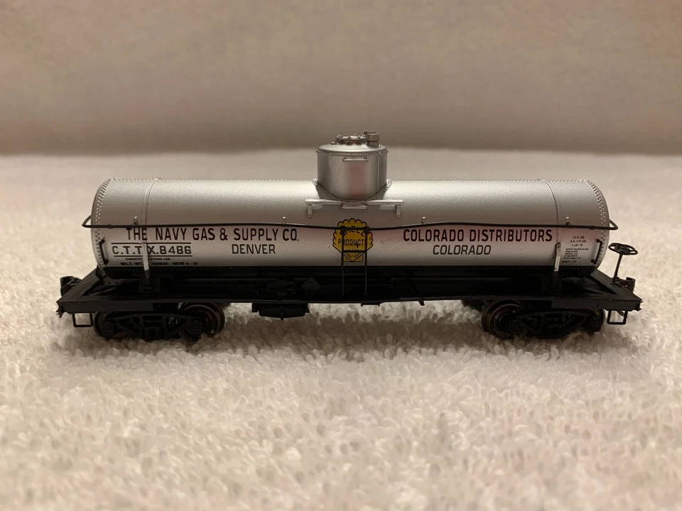 Intermountain #46310-13 HO Scale Navy Gas ACF 8,000 Gallon Tank Car #8486 - Image 2 of 4