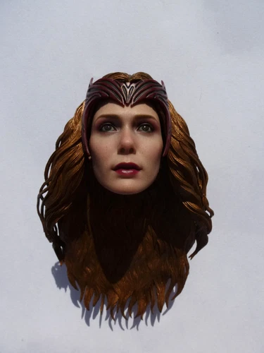 Hot Toys 1/6 Wanda Vision La Bruja Escarlata (TMS036) - Cabeza esculpida