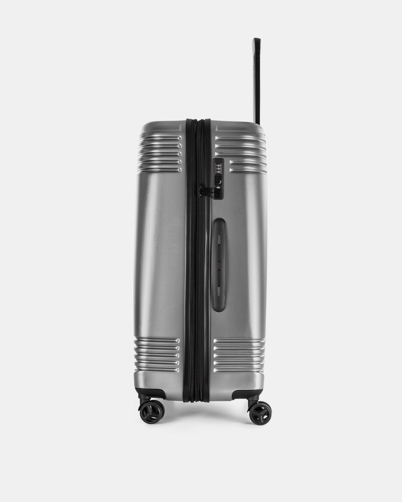 Bugatti NASHVILLE 30" HARDSIDE LUGGAGE in 100 recycled plastic NEW