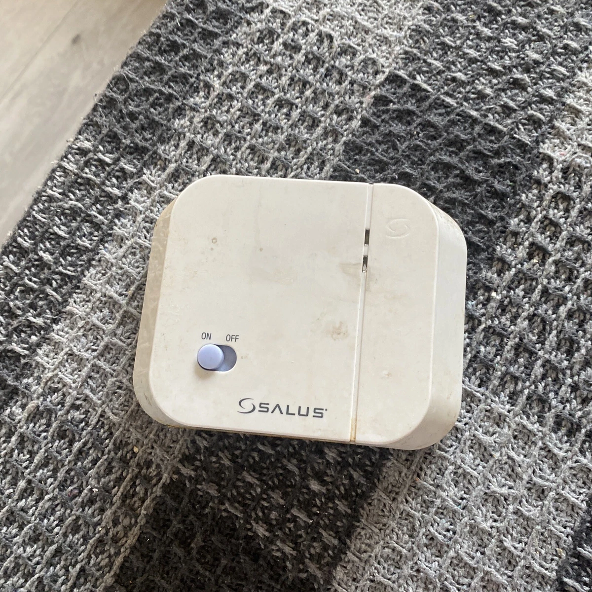 Salus Wireless RF Central Heating Room Thermostat's Receiver | eBay
