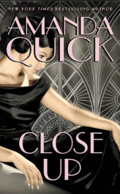 Close Up (Burning Cove, California) - Mass Market Paperback - GOOD