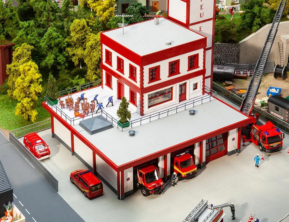 Faller 130159 Moderne Feuerwache 1:87(H0) - Bild 2 von 4