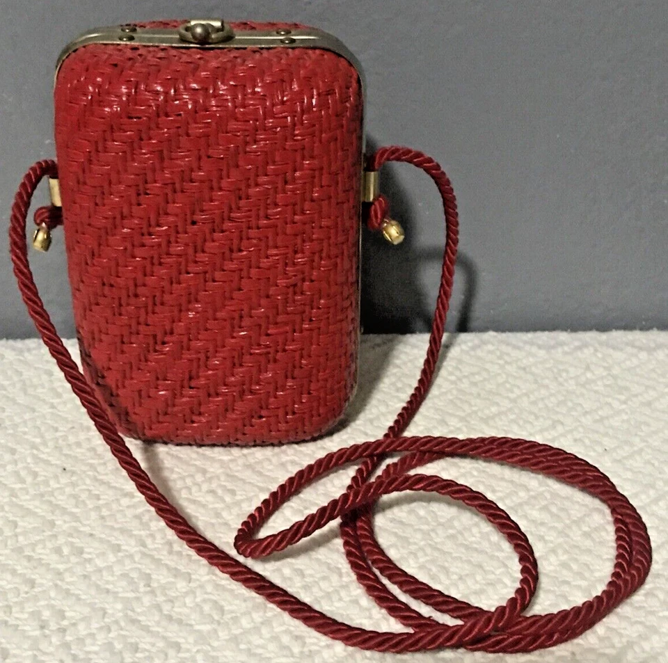 Cartera de caja tejida roja vintage años 60 - Cierre y cordón bandolera detalles pastillero Foto 3 de 4