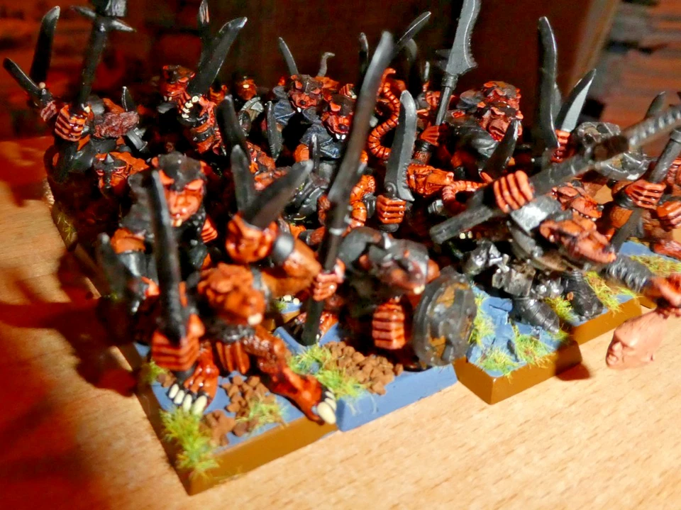 Warhammer: AoS: Skaven: Skaven Clanrats x25 PAINTED WITH TRAY - Image 3 of 4
