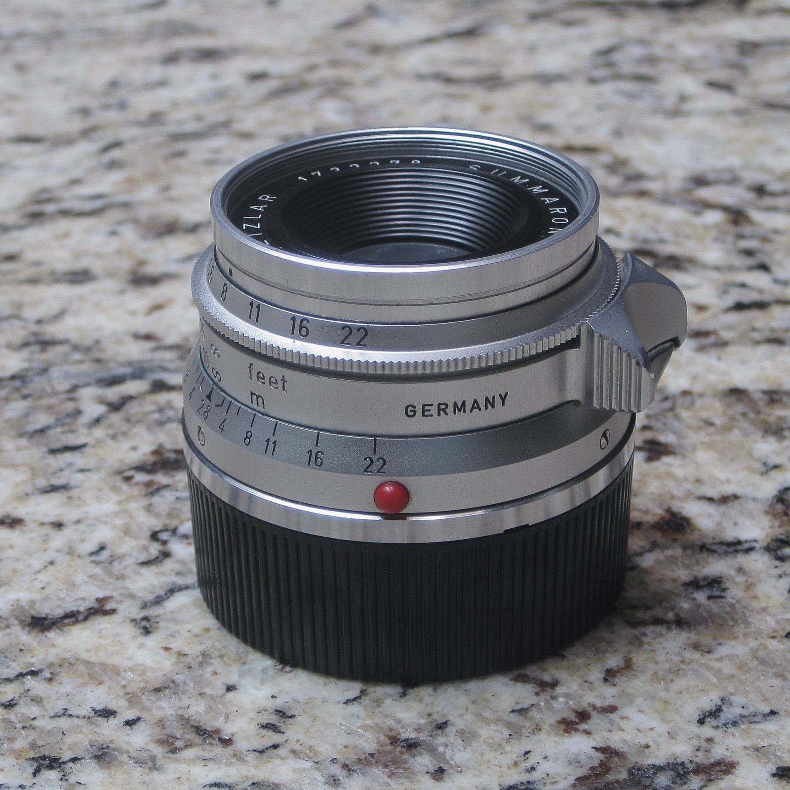 Leitz Leica 35mm f2.8 Summaron M Lens