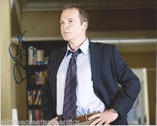 PETER SARSGAARD HAND SIGNED AUTHENTIC JARHEAD GARDEN STATE 8X10 PHOTO w/COA