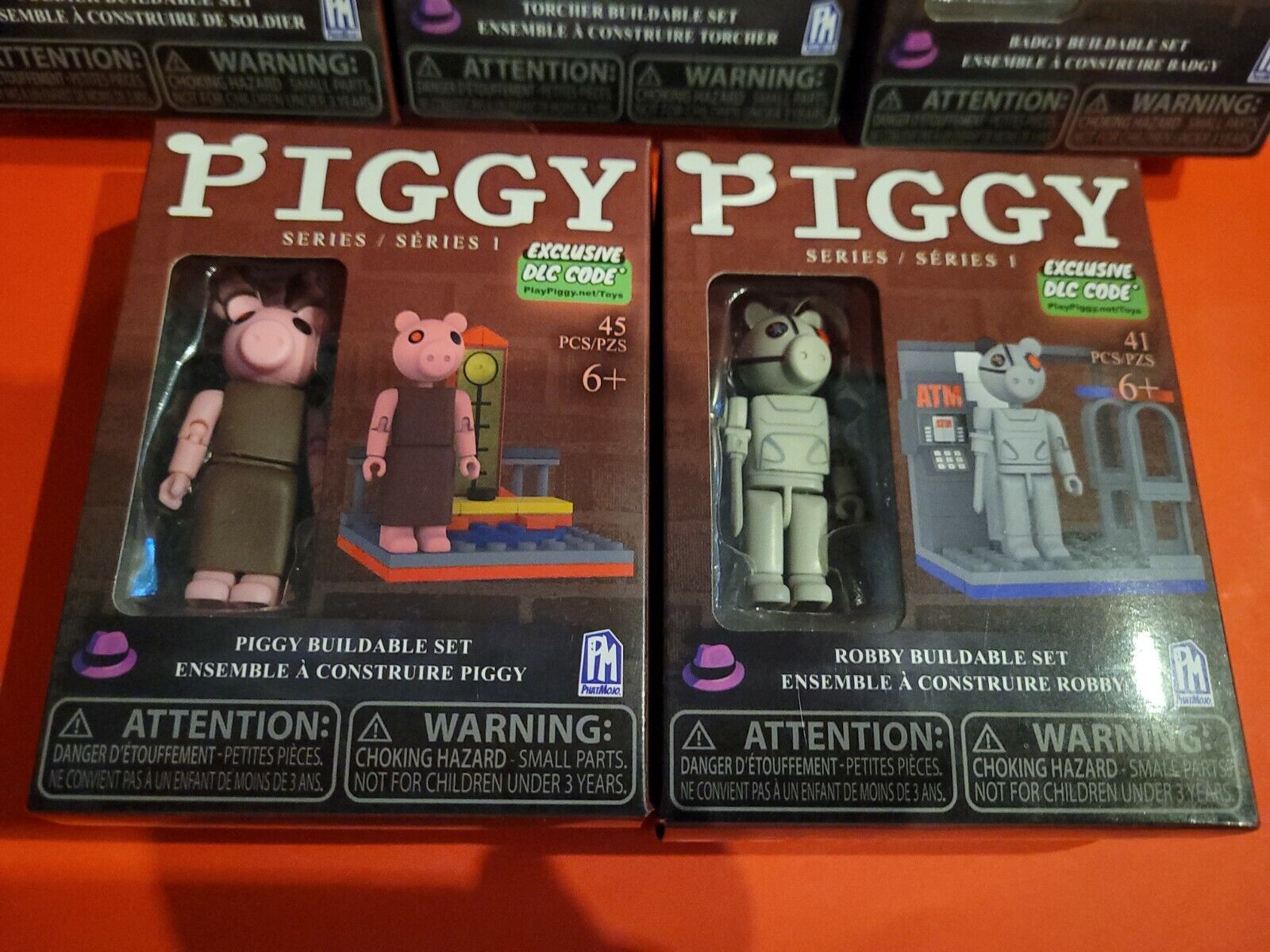 PIGGY Roblox Series 1 PIGGY Buildable Set with Exclusive DLC Code New