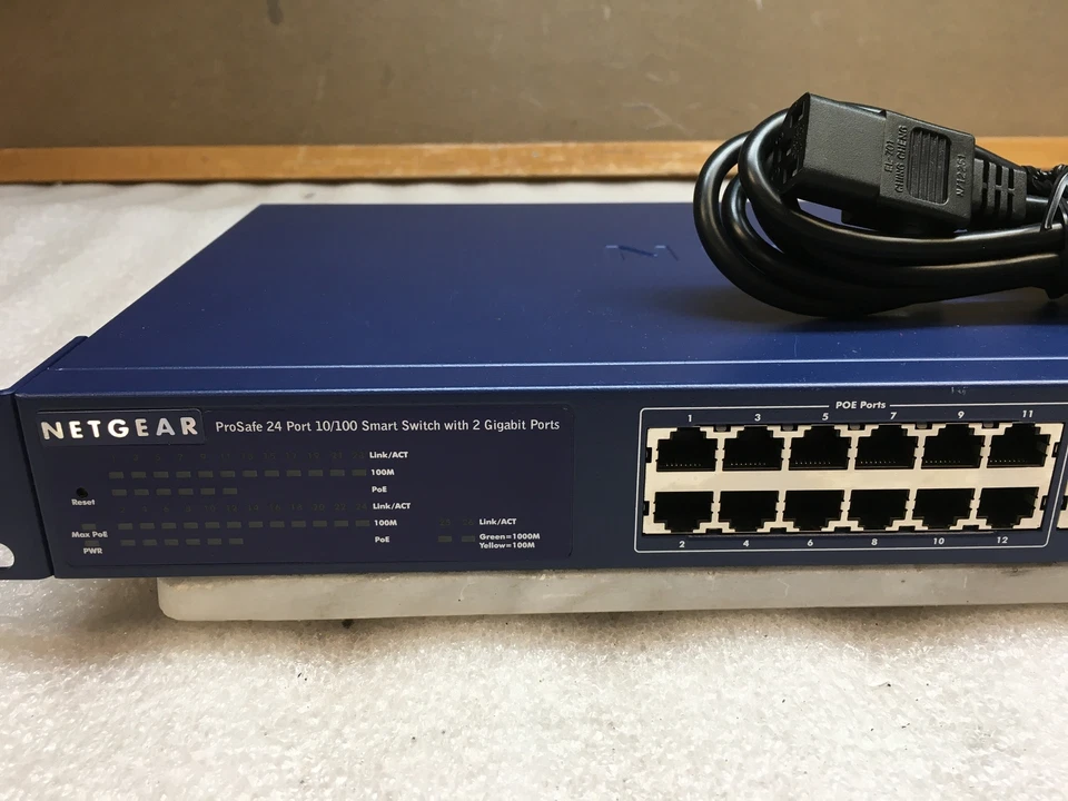 NetGear ProSafe FS726TP 24-Port Smart Switch with 2 Gigabit Ports + Rack Ears - Image 2 of 4